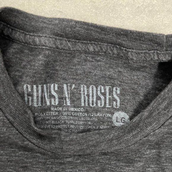 Guns & Roses T-Shirt Size Large - Picture 3 of 4